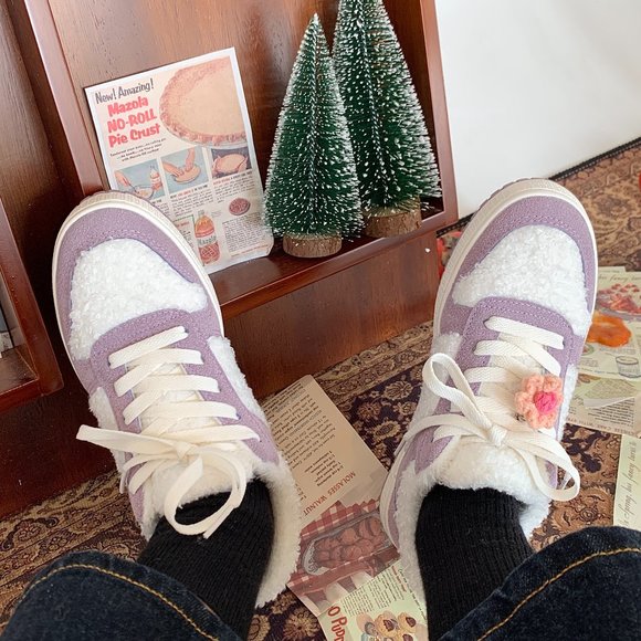 Popular sports shoes in season, super cute!